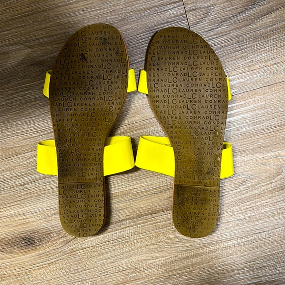 YELLOW SLIP ON SANDALS 🩴 - Picture 5 of 5